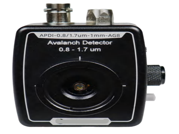雪崩式光电探测器（APD）：800～1700nm，铟镓砷，放大型，可调增益